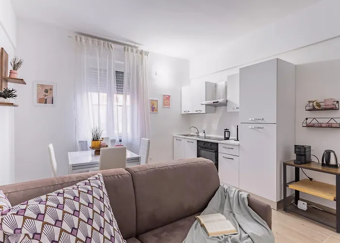Ares&Athena Home - Pavia City - By Host4U